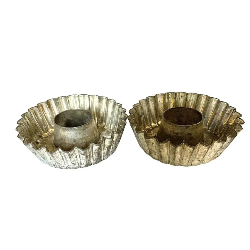 Two Vintage Starburst Fluted Aluminum Tin Brioche Bundt Pans
